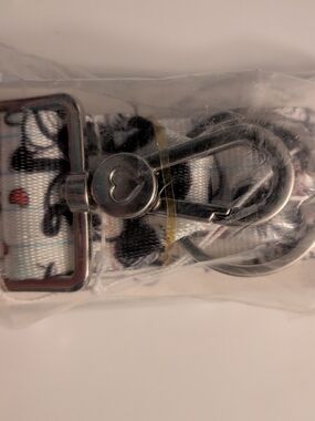 Harveys Seatbelt Disney Mickey Loves Minnie Click N Go (CNG) Keychain. 
